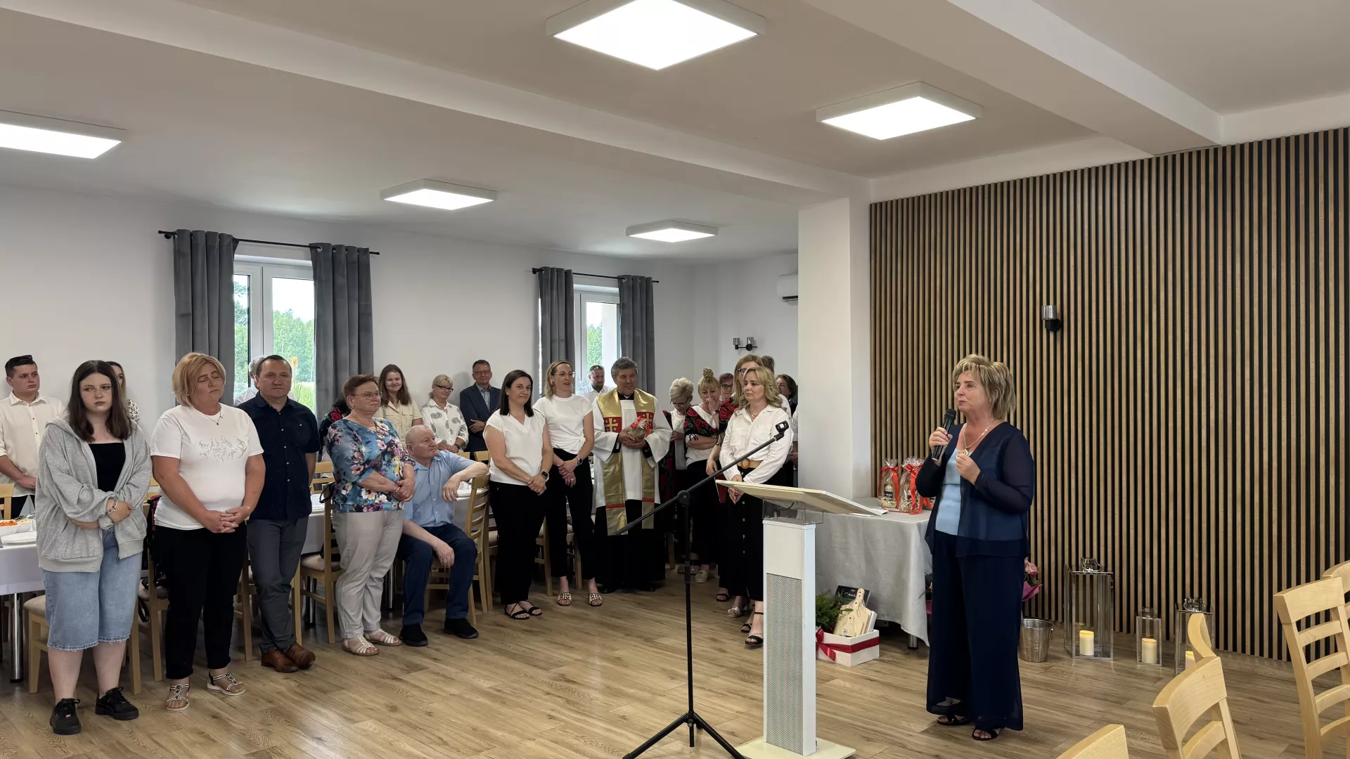 Wystąpienie Wójt Gminy Lipie Bożeny Wieloch w świetlicy w Grabarzach.