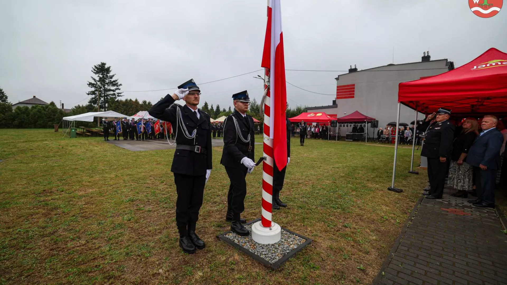 podniesienie flagi państwowej
