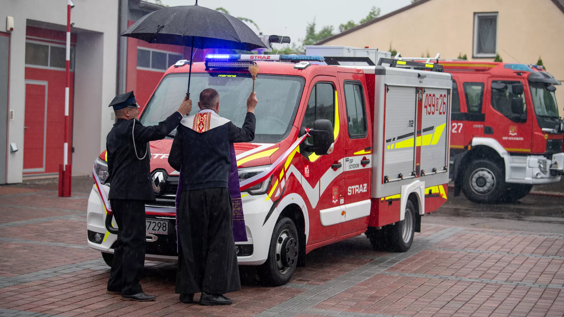 Poświęcenie samochodu dla OSP Szyszków