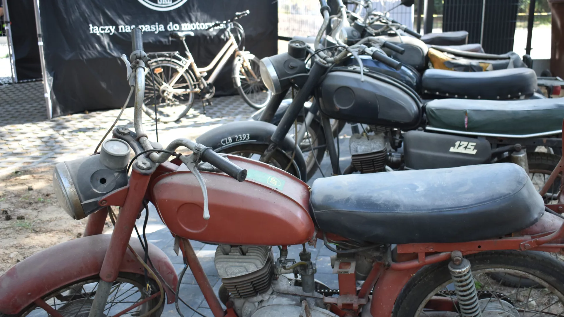 Wystawa motocykli na I Zlocie Miłośników WSK