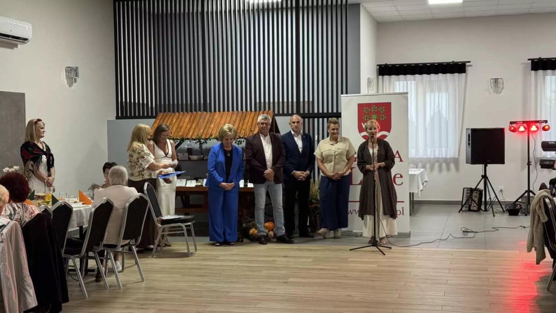 Zaproszeni goście podczas smaków jesieni w Stanisławowie