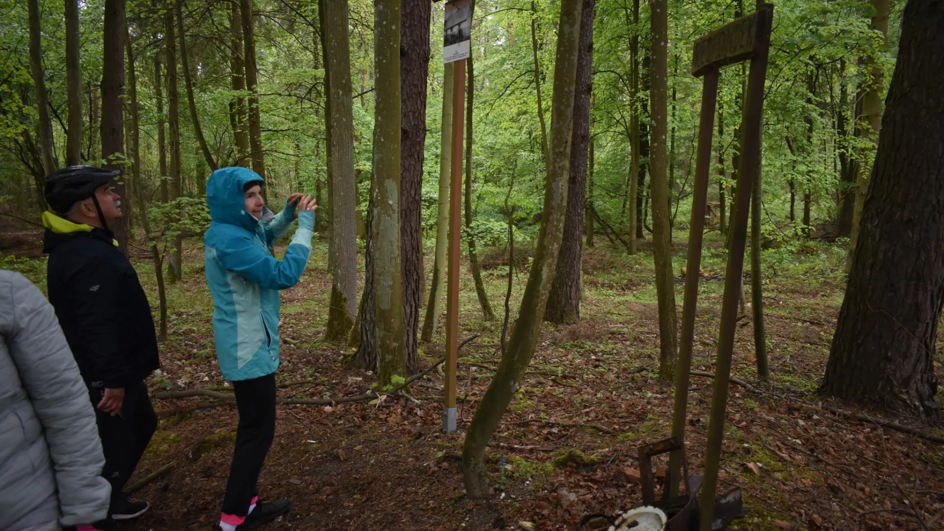 Uczestnicy Rajdu w dawnej osadzie Chełmno