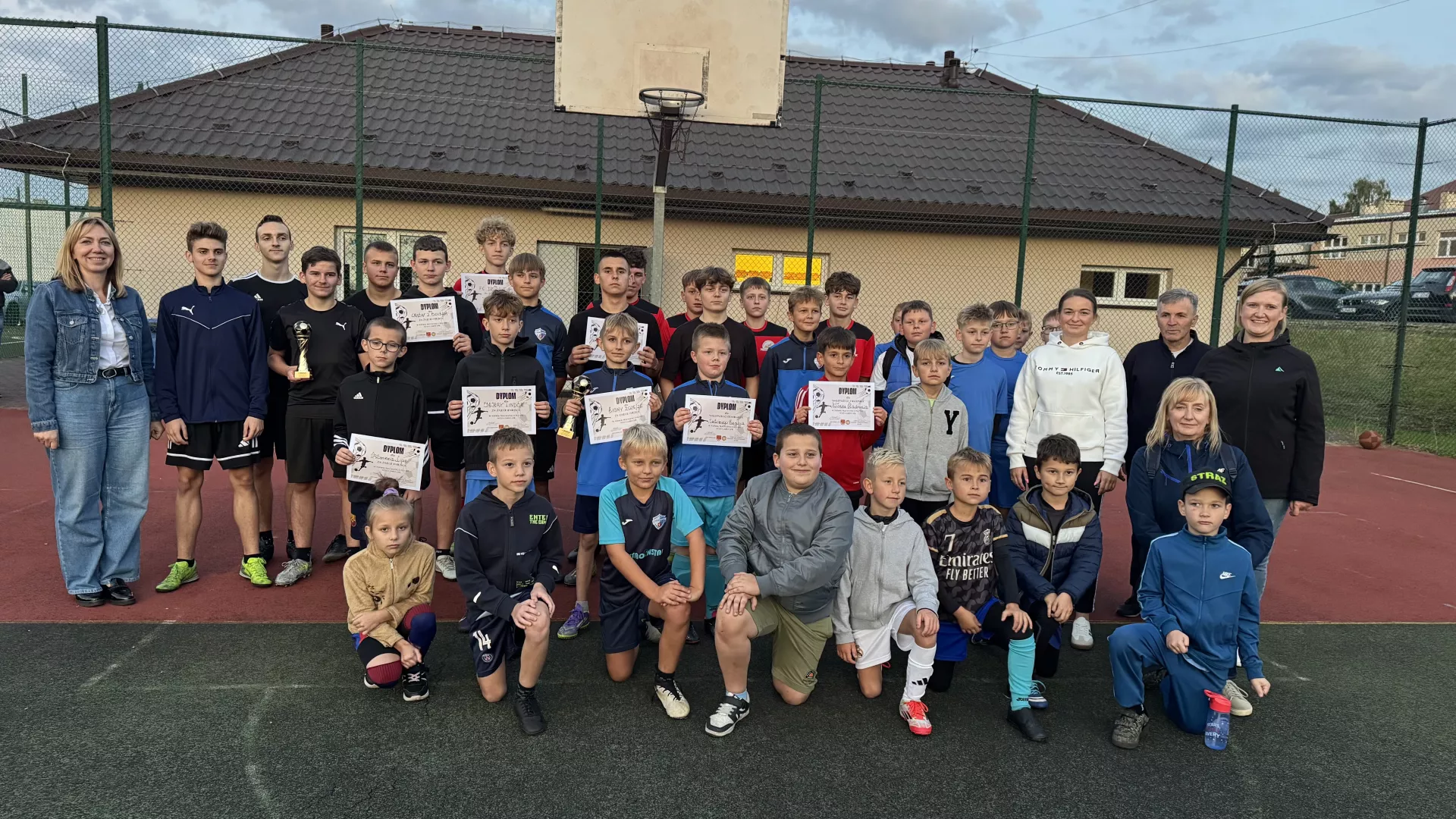 uczestnicy turnieju o puchar wójta Gminy Lipie