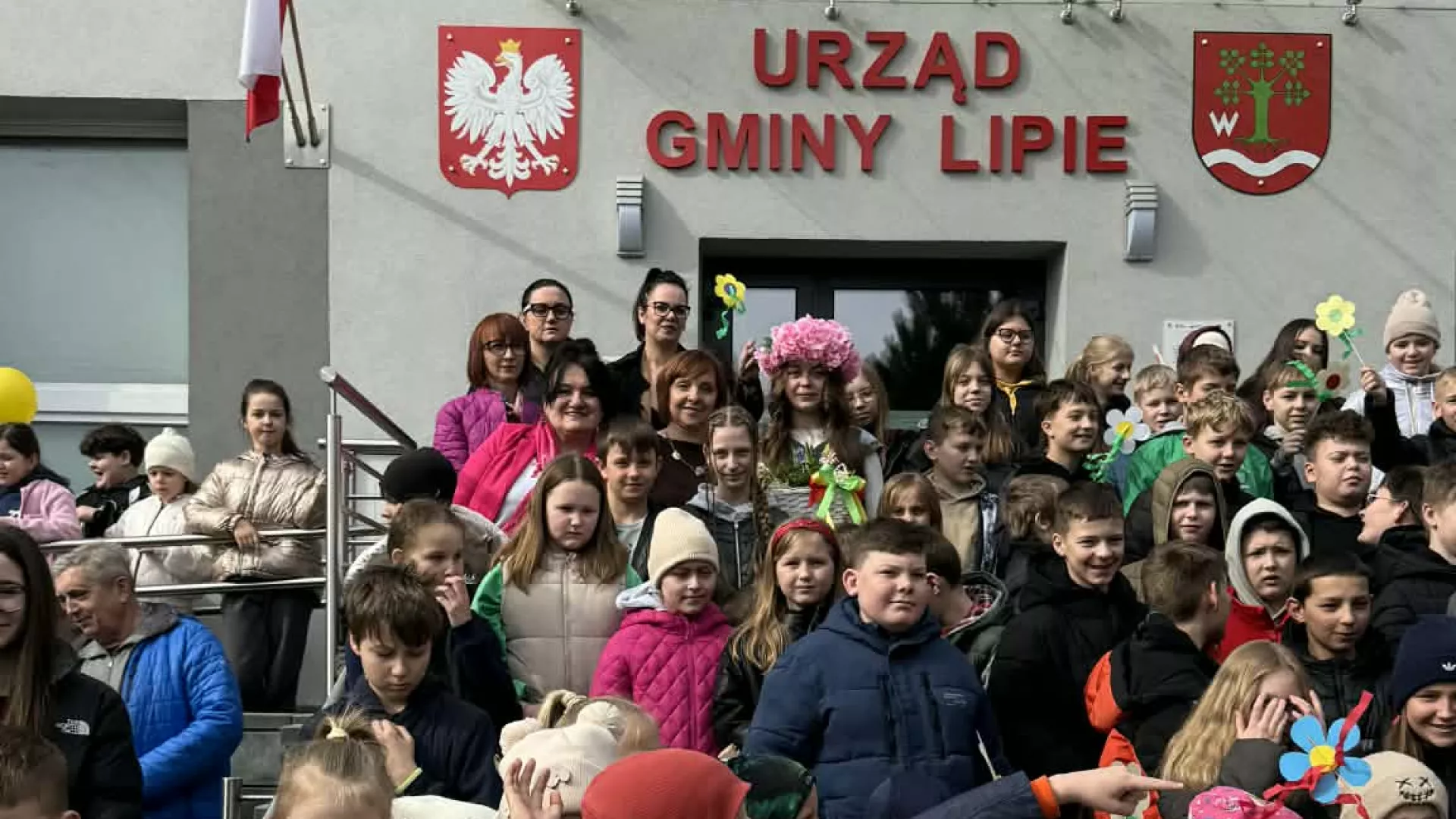 Uczniowie ZSP w Lipiu z wizytą w Urzedzie w pierwszy dzień wiosny