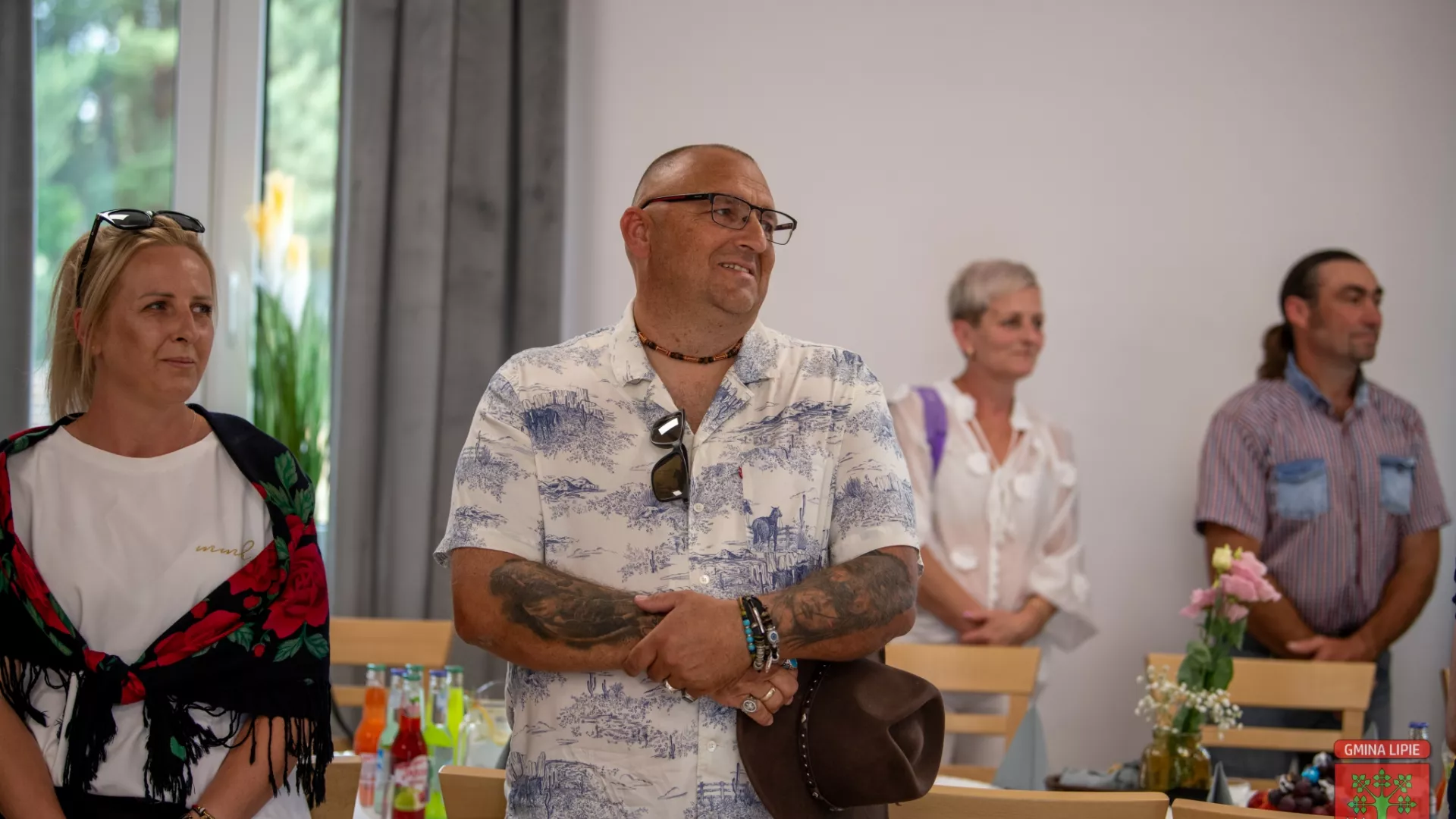 Mieszkańcy i goście podczas uroczystości