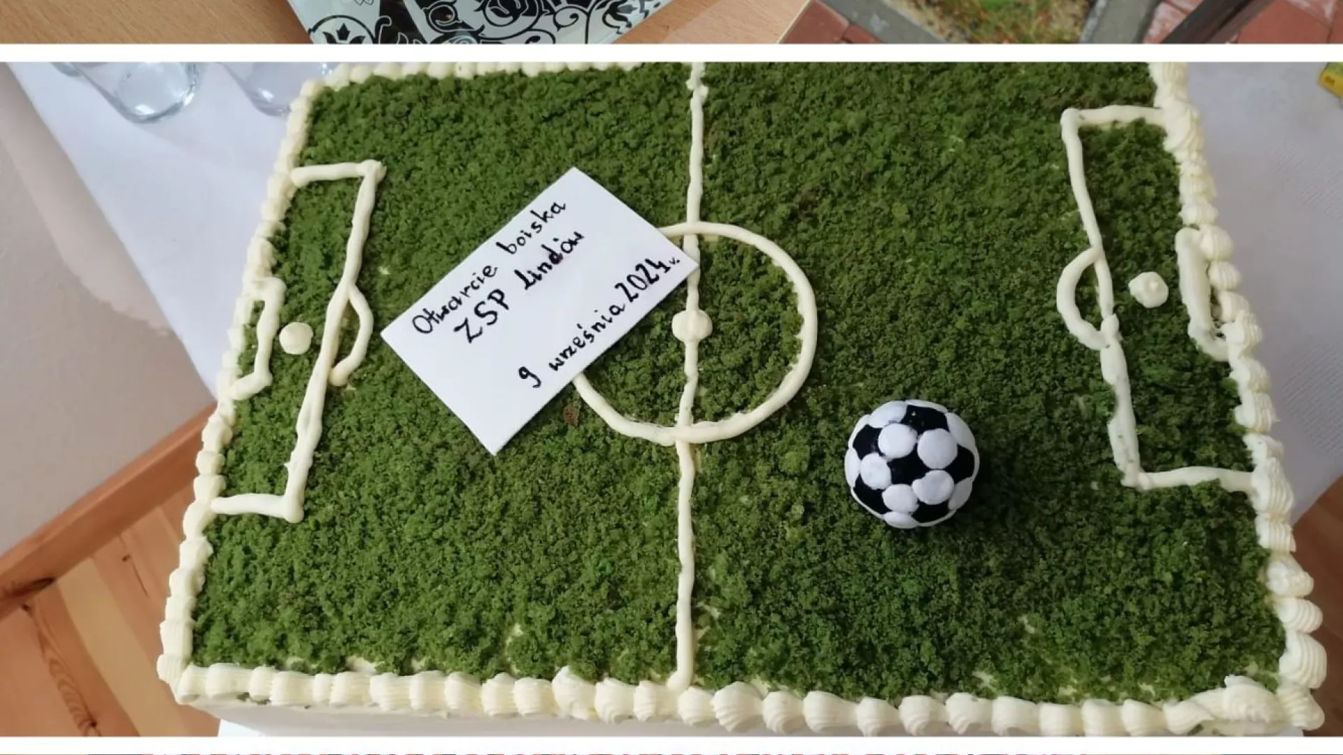 Puchary, medale i tort okolicznościowy.
