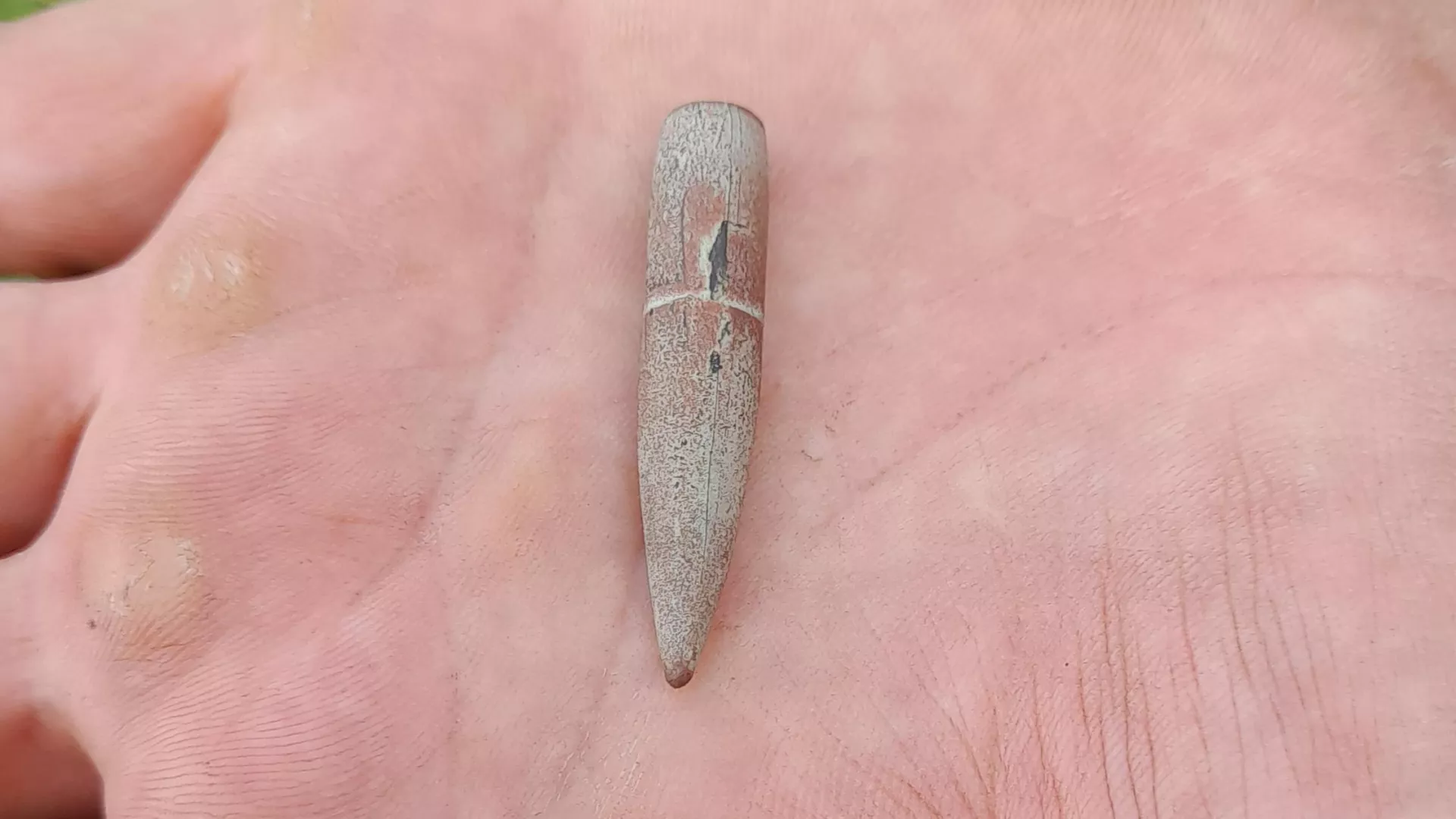 Pocisk odnaleziony w Parzymiechach, opisany w treści artykułu.