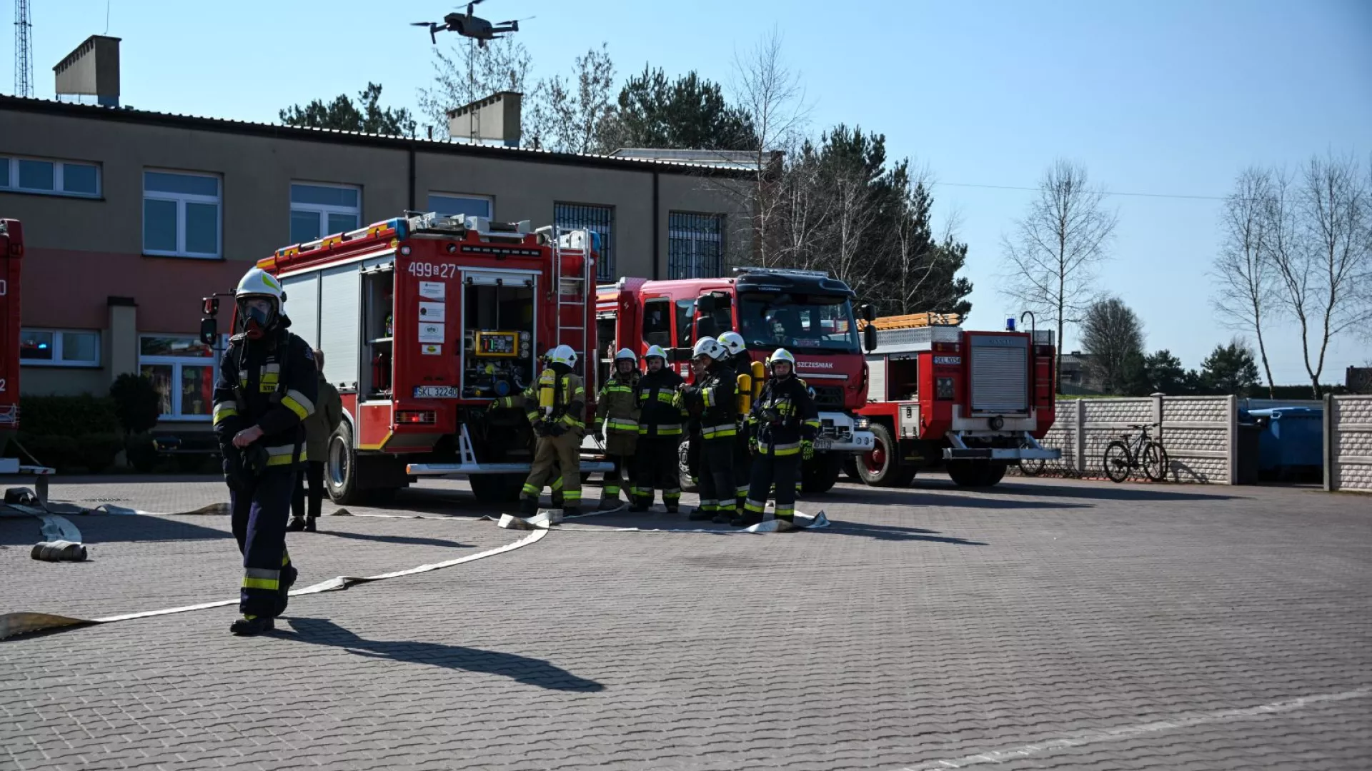 Strażacy podczas akcji ratowniczej w ZS- Lipie