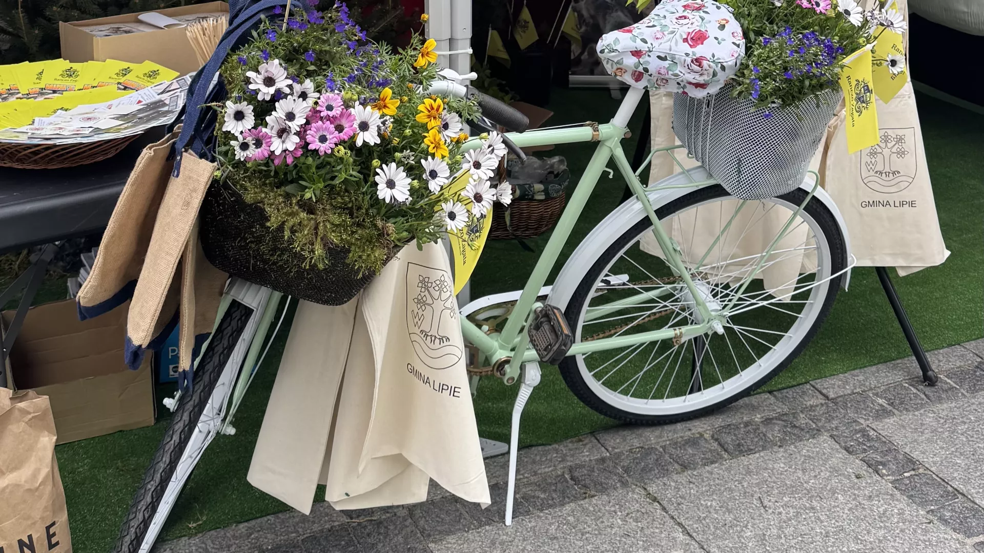 stoisko gminy Lipie na Targach Sportu i Rekreacji w Częstochowie 