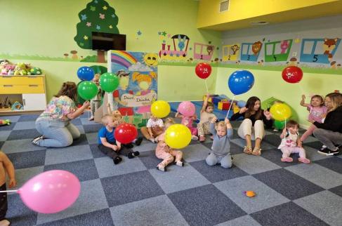 Bawiące się dzieci 