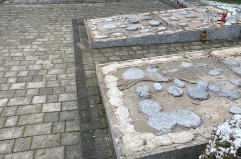 Pomnik w Parzymiechach w trakcie prac renowacyjnych.