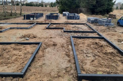 Teren, na którym powstaje ekopracownia plenerowa przy ZSP w Lipiu.