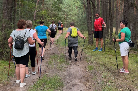Uczestnicy treningu nardic walking