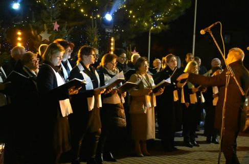 Jarmark Bożonarodzeniowy przed Urzędem Gminy Lipie